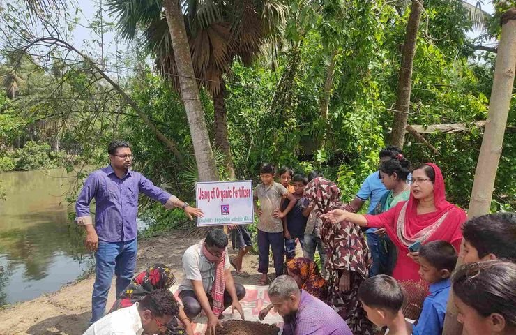 Organic fertilizer demonstration
