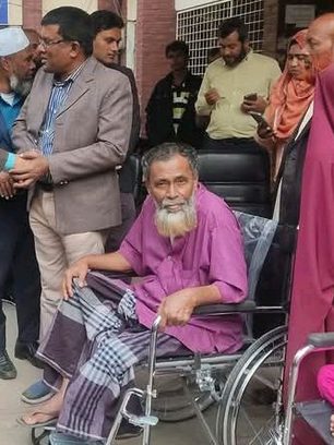 Handing over a wheelchair