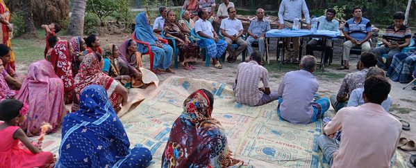 Courtyard meeting in the community